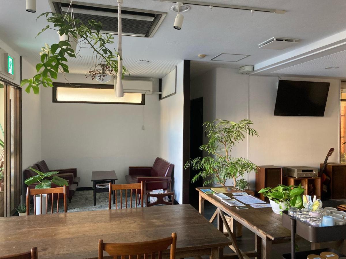 J-Hoppers Beppu Guesthouse ジェイホッパーズ別府ゲストハウス Exteriör bild