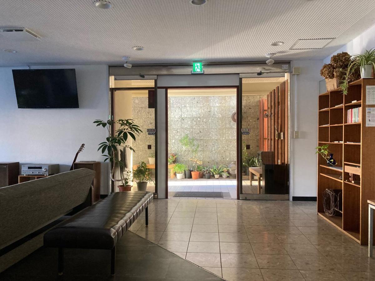 J-Hoppers Beppu Guesthouse ジェイホッパーズ別府ゲストハウス Exteriör bild