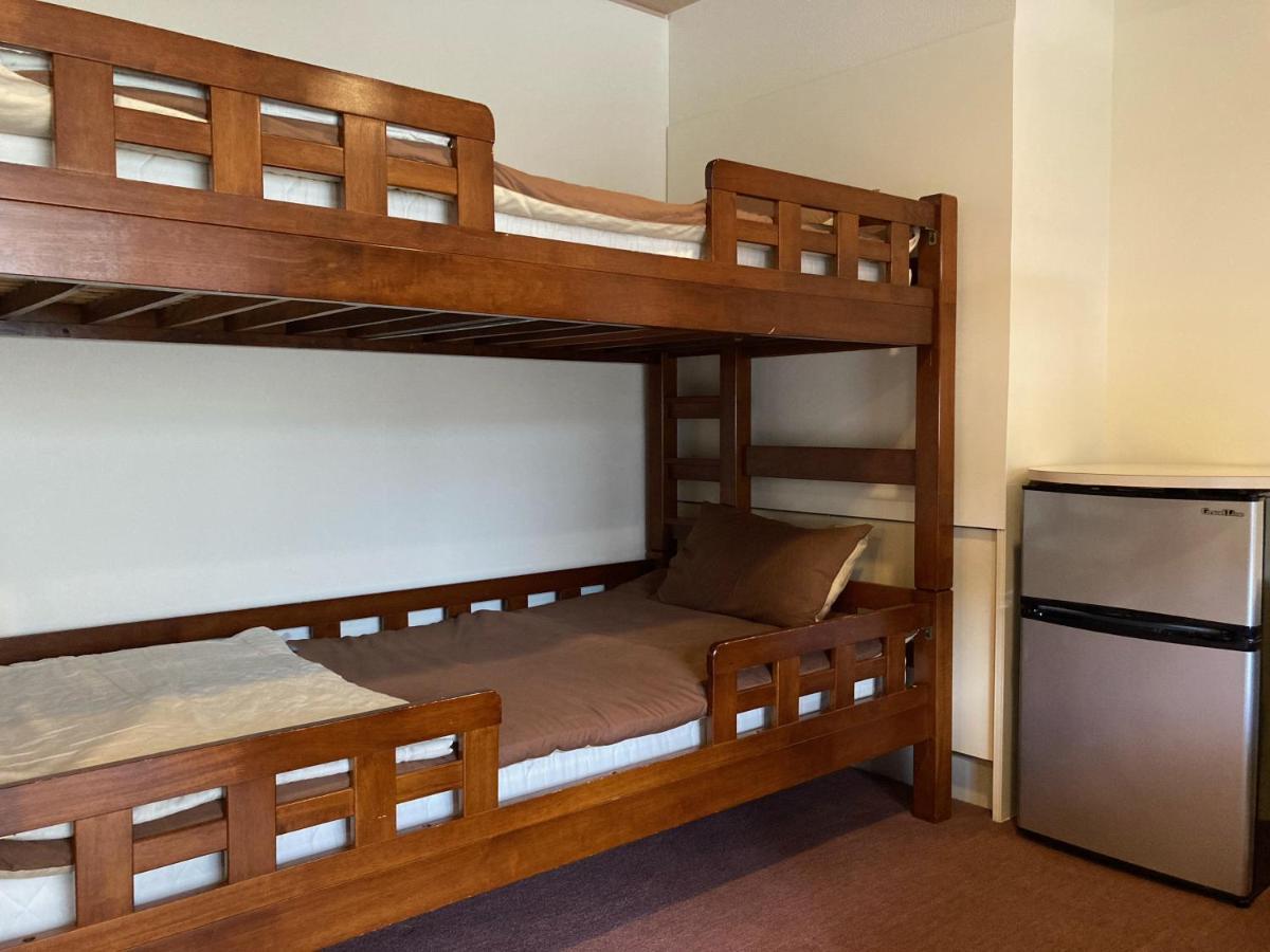 J-Hoppers Beppu Guesthouse ジェイホッパーズ別府ゲストハウス Exteriör bild