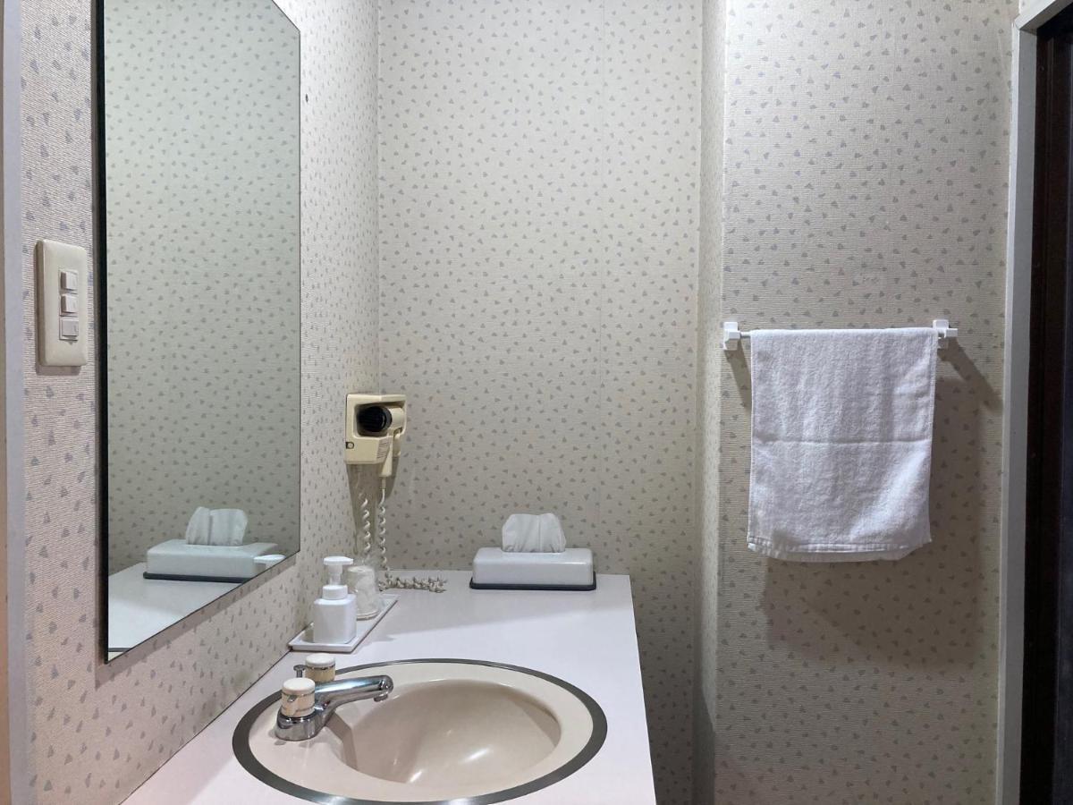 J-Hoppers Beppu Guesthouse ジェイホッパーズ別府ゲストハウス Exteriör bild