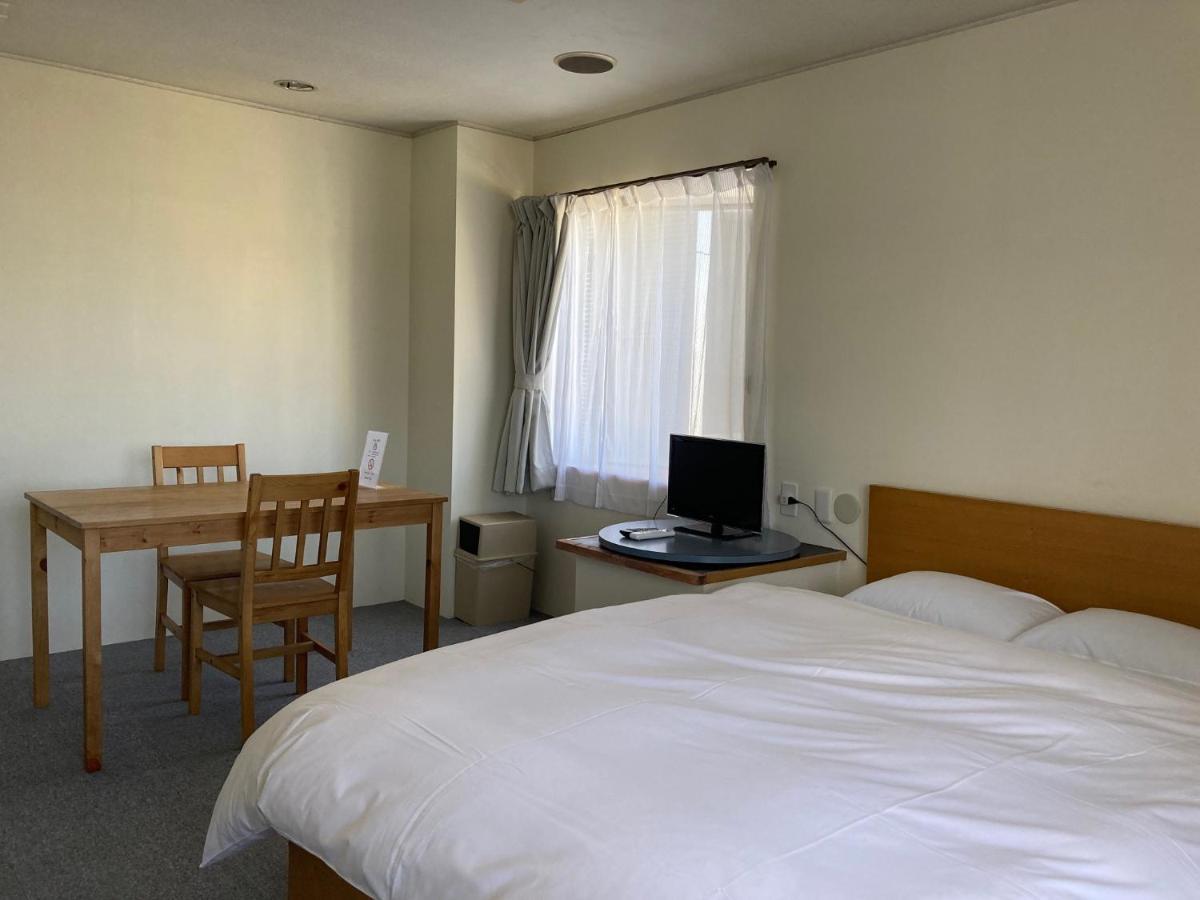 J-Hoppers Beppu Guesthouse ジェイホッパーズ別府ゲストハウス Exteriör bild