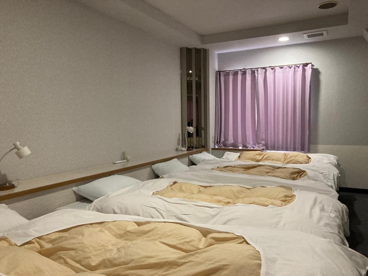 J-Hoppers Beppu Guesthouse ジェイホッパーズ別府ゲストハウス Exteriör bild