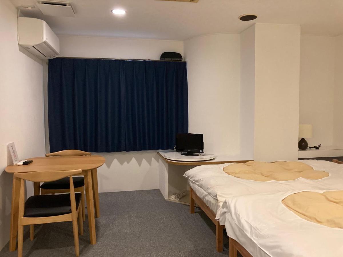 J-Hoppers Beppu Guesthouse ジェイホッパーズ別府ゲストハウス Exteriör bild