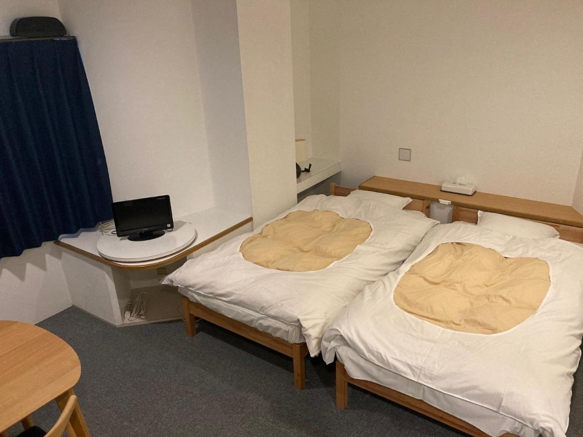 J-Hoppers Beppu Guesthouse ジェイホッパーズ別府ゲストハウス Exteriör bild