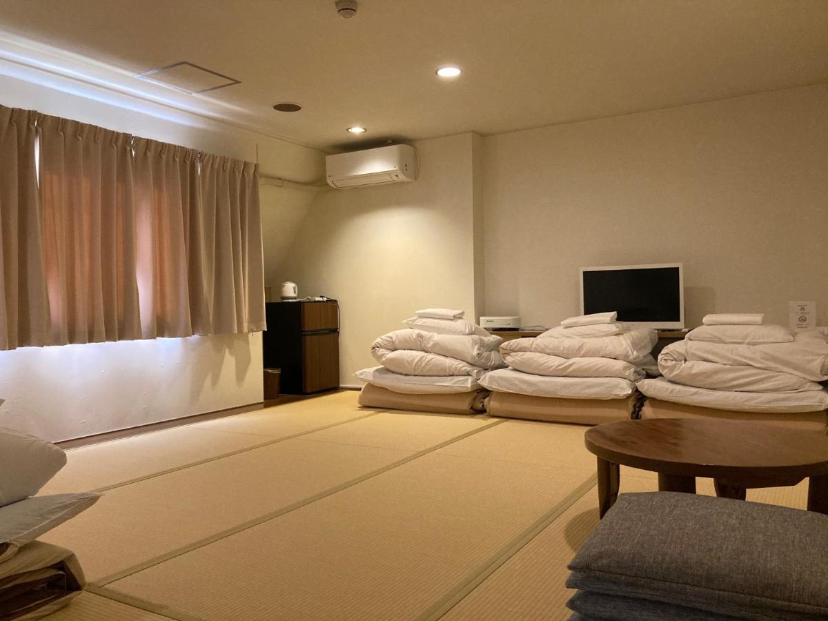 J-Hoppers Beppu Guesthouse ジェイホッパーズ別府ゲストハウス Exteriör bild