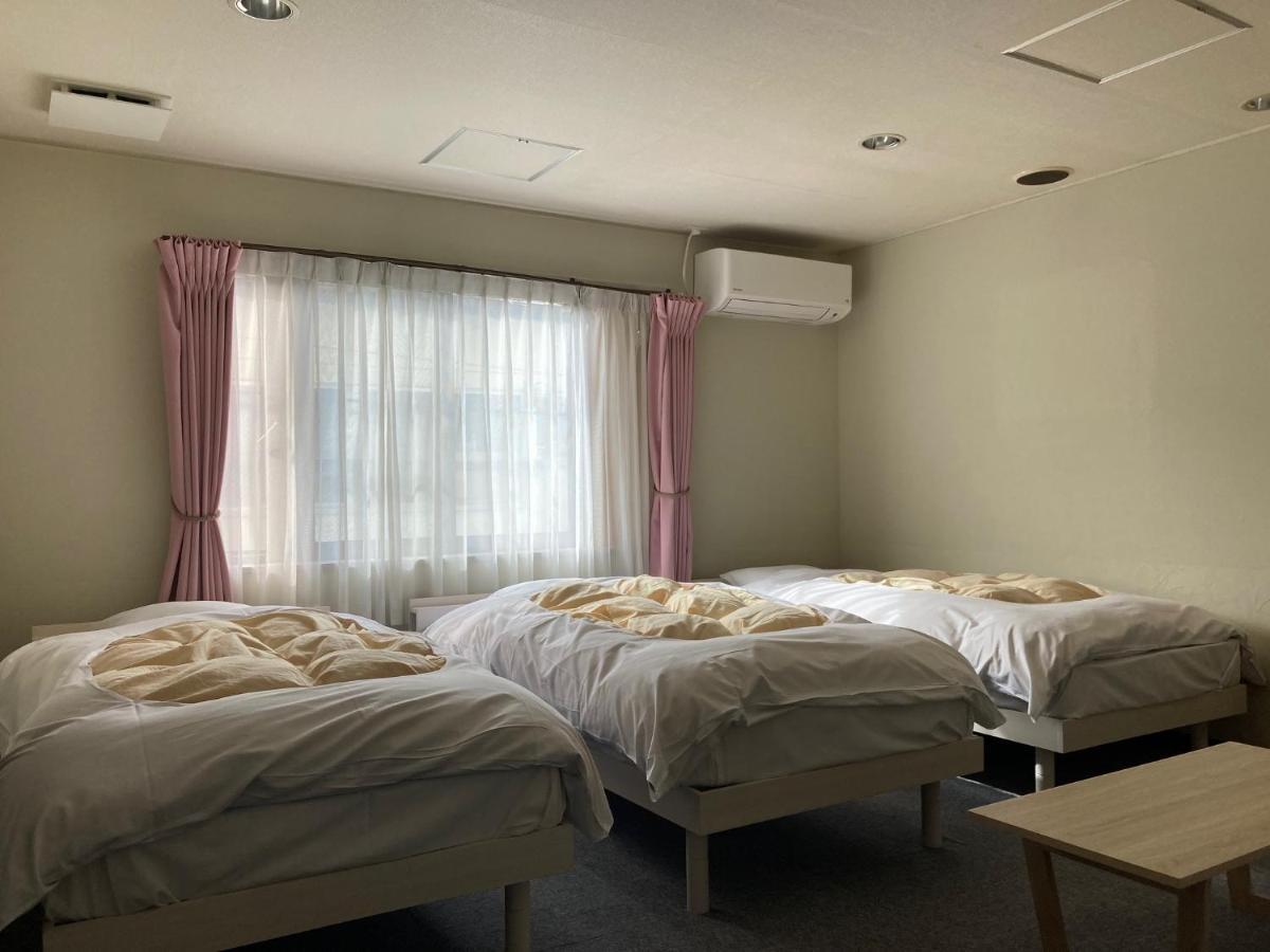 J-Hoppers Beppu Guesthouse ジェイホッパーズ別府ゲストハウス Exteriör bild